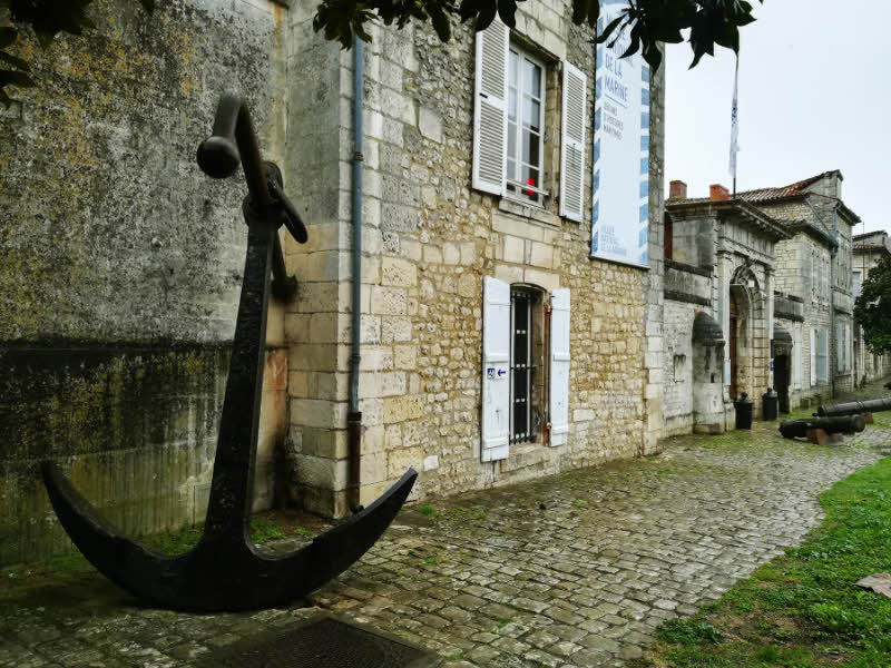 L'entrée du Musée de la Marine à Rochefort © Chris C. Halusiak/ABCfeminin.com.