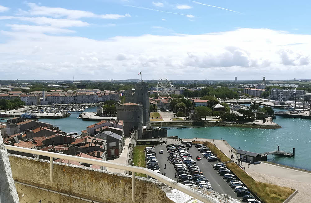 le vieux port de La Rochelle vu de la Tour de la Lanterne © C.C. Halusiak/ABCfeminin-com.